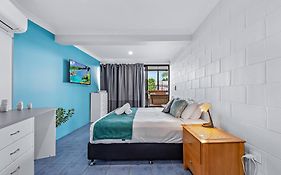 Airlie Sun & Sand Accommodation Studio #1 Kids Stay Free